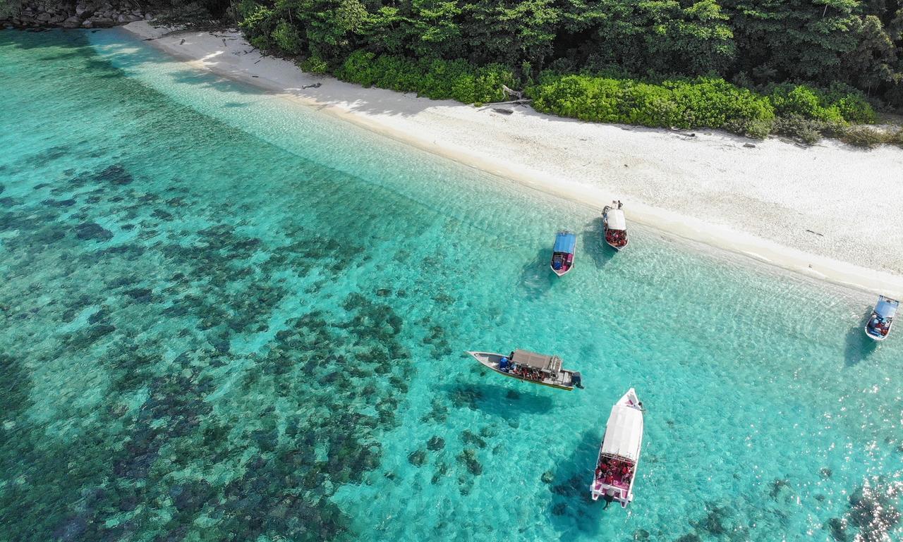 Aman Tioman Beach Resort Kampung Genting Exterior foto